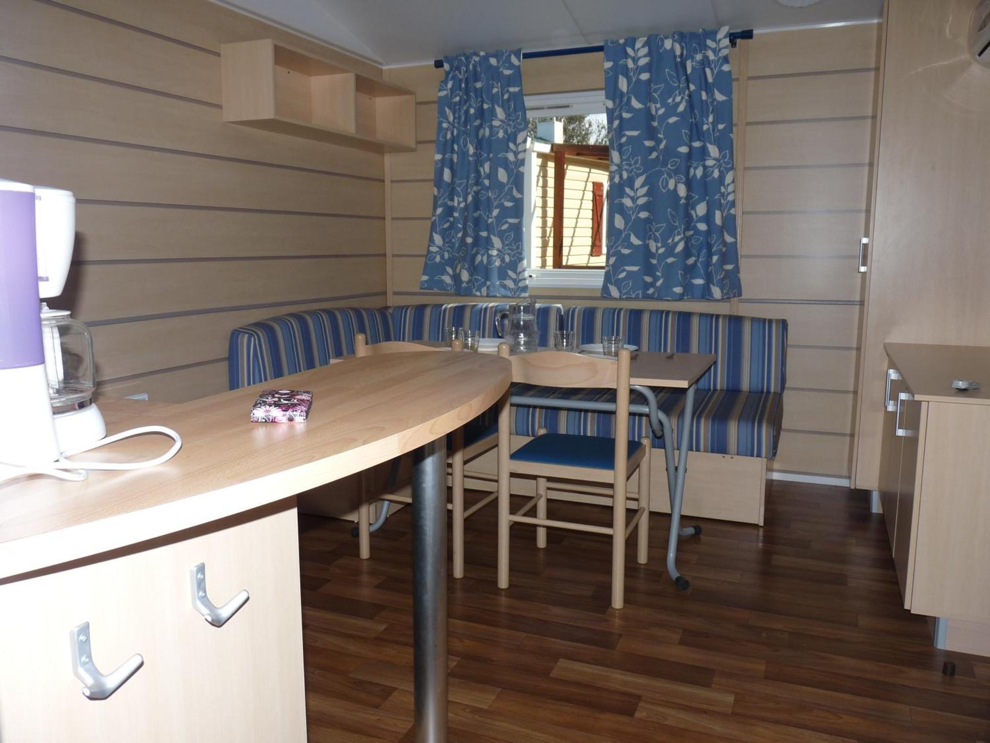 Camping Mobile Home U Sole Marinu Patrimonio Phòng bức ảnh