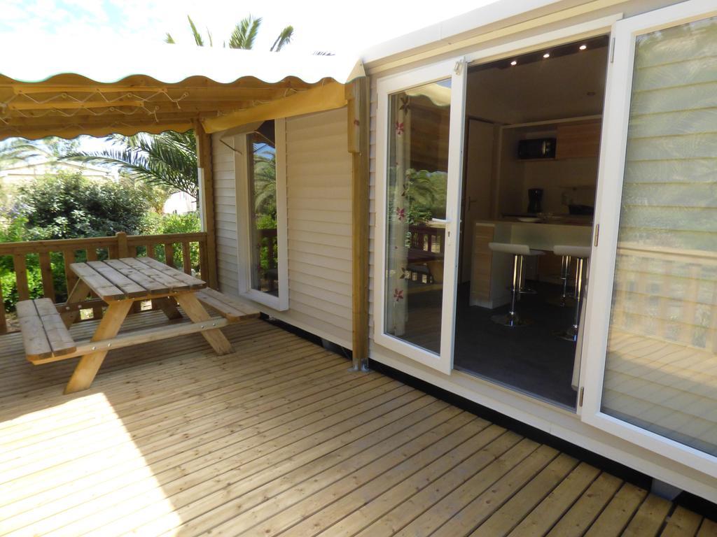 Camping Mobile Home U Sole Marinu Patrimonio Phòng bức ảnh