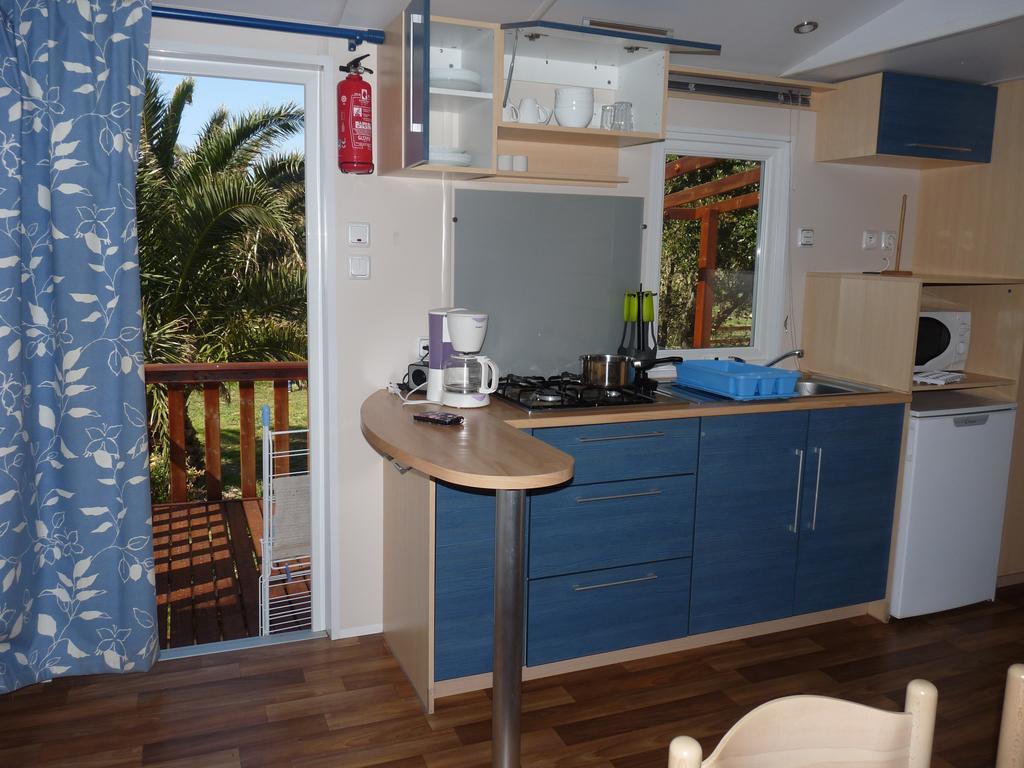 Camping Mobile Home U Sole Marinu Patrimonio Phòng bức ảnh